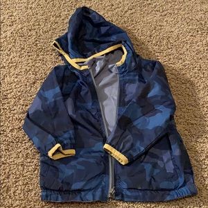 Reversible rain jacket